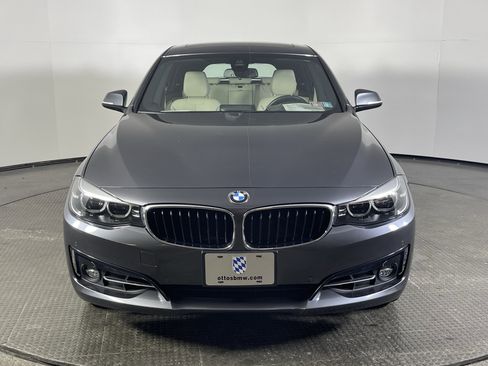 Used 2019 BMW 330i Gran Turismo xDrive 330 Gran Turismo i xDrive image 2