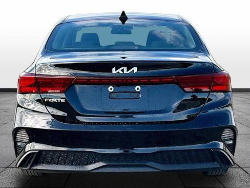Used 2024 Kia Forte LXS FWD image 4
