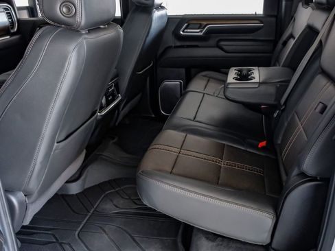 Used 2025 Chevrolet Silverado 3500 High Country w/ High Country Premium Package image 37