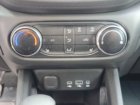 Used 2022 Chevrolet TrailBlazer LT w/ LPO, Blackout Package FWD image 33