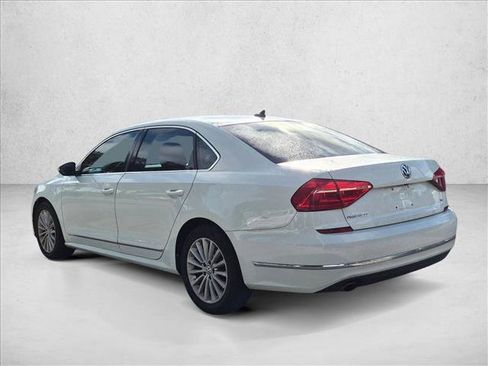 Used 2016 Volkswagen Passat 1.8T SE FWD image 6