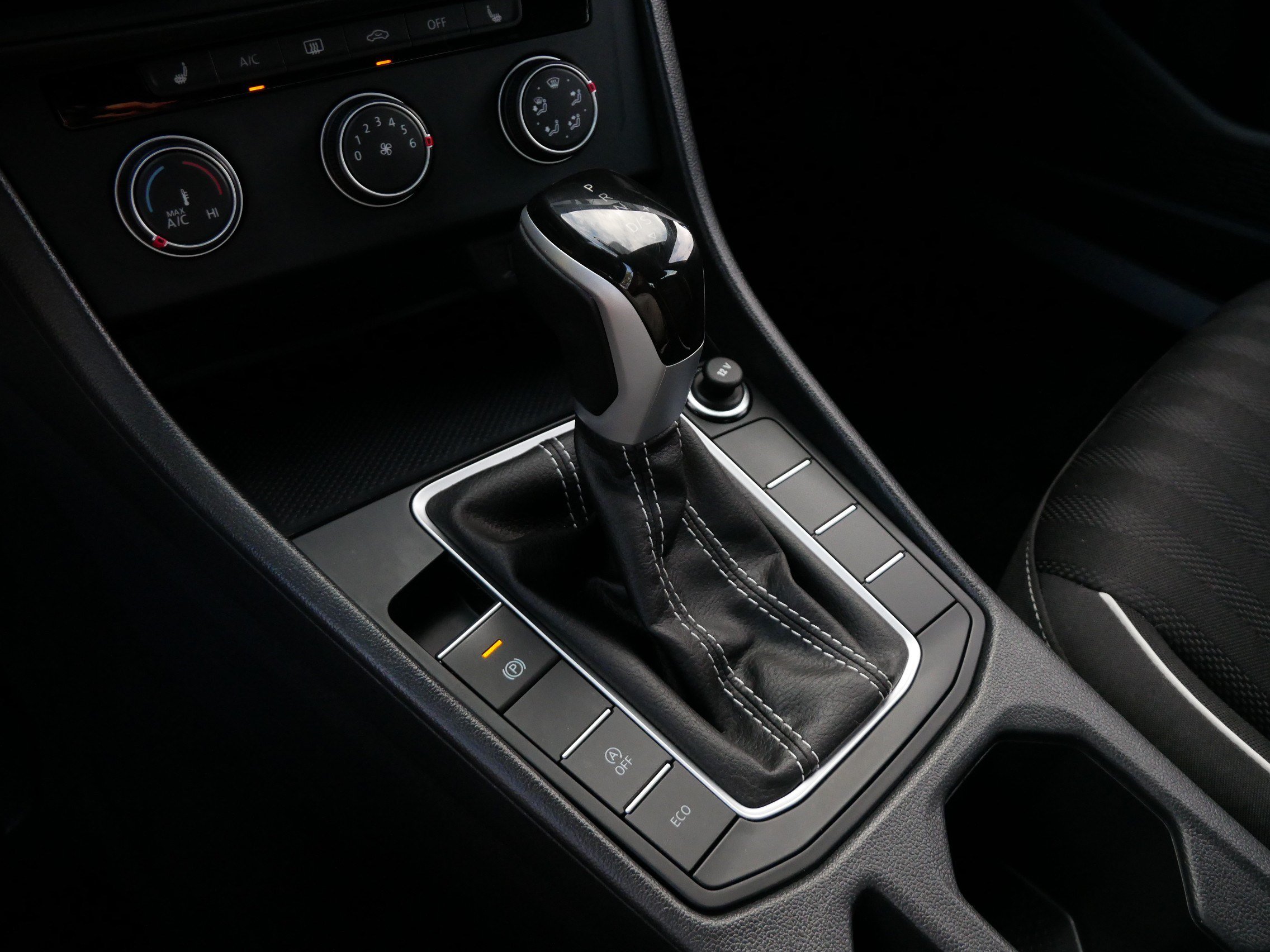 Certified 2024 Volkswagen Jetta Sport FWD image 25