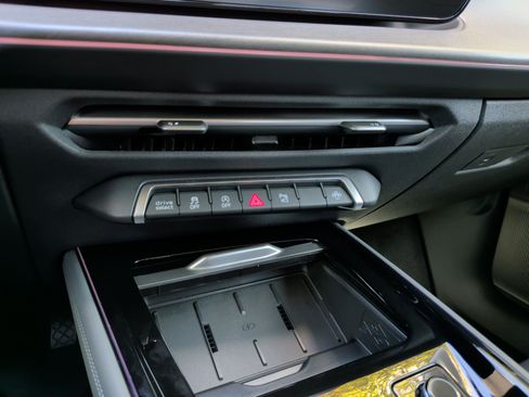 New 2026 Audi Q3 quattro 2.0T AWD/4WD image 17