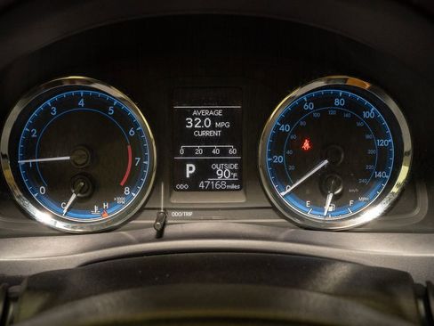 Used 2017 Toyota Corolla LE image 15