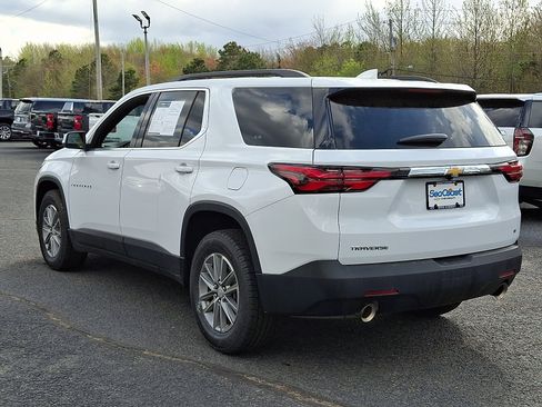 Certified 2023 Chevrolet Traverse LT FWD image 5