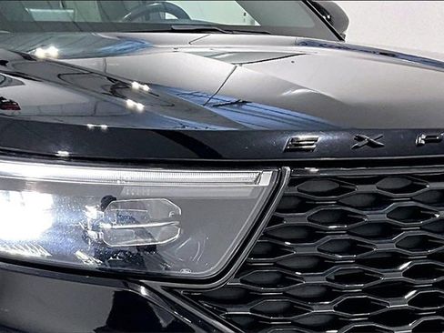 Used 2020 Ford Explorer ST w/ Premium Technology Package image 33