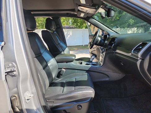 Used 2019 Jeep Grand Cherokee Limited w/ Luxury Group II image 37