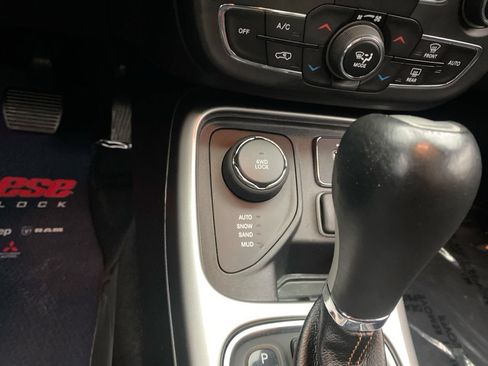 Used 2019 Jeep Compass Latitude AWD/4WD image 19