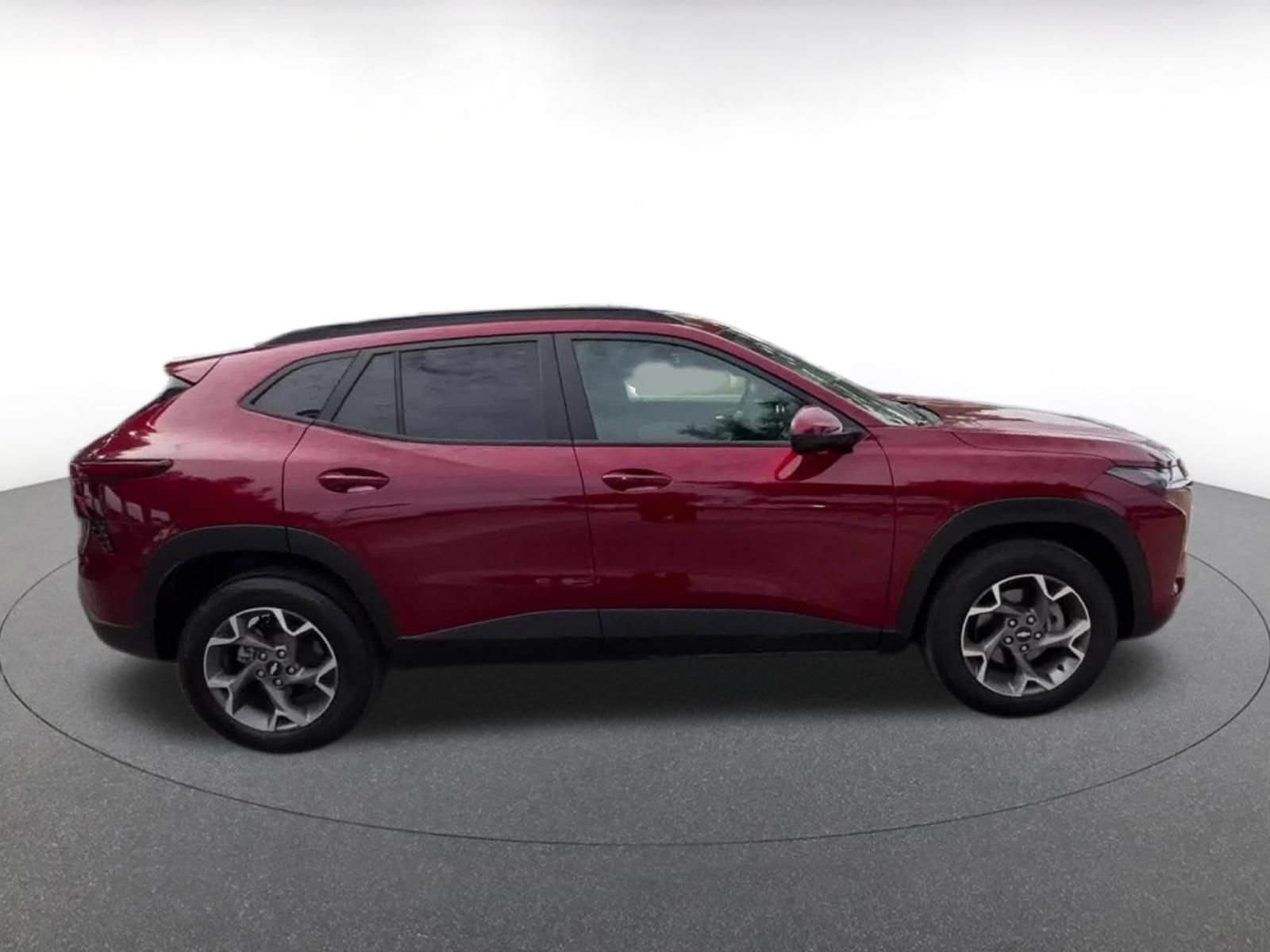 Used 2025 Chevrolet Trax LT w/ LT Convenience Package FWD image 15