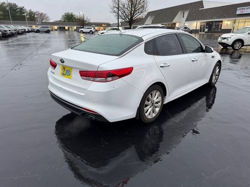 Used 2018 Kia Optima LX w/ 17" Alloy Wheels Package image 3