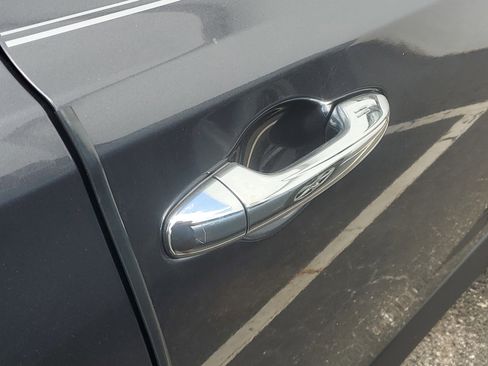 Used 2016 Toyota RAV4 Limited image 5