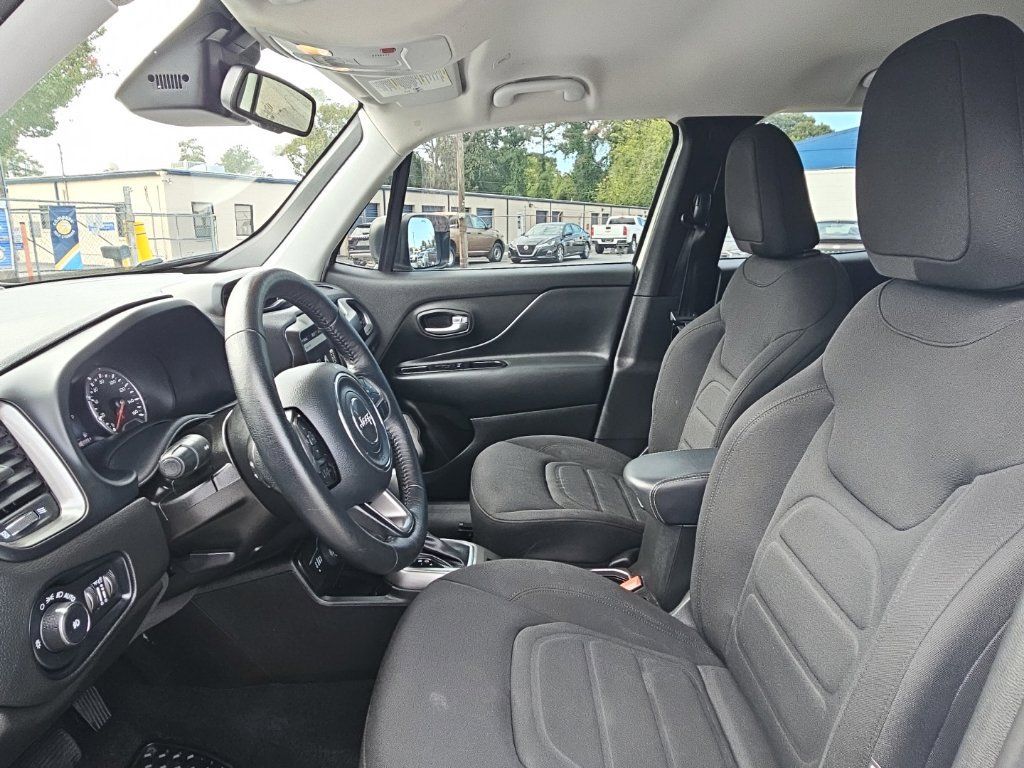 Used 2022 Jeep Renegade Latitude w/ Convenience Group AWD/4WD image 10