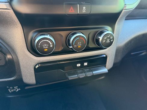 Used 2024 RAM 3500 Tradesman w/ Chrome Appearance Group image 27