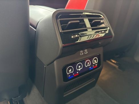 Used 2025 BMW M5 w/ Carbon Package image 36