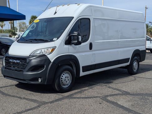 Used 2025 RAM ProMaster 2500 w/ Convenience Group FWD image 5