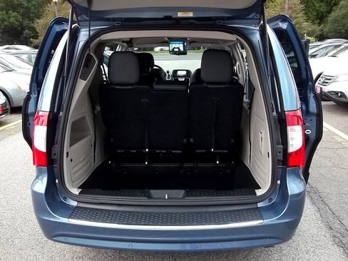 Used 2012 Chrysler Town & Country Touring-L w/ Entertainment Group #2 FWD image 24