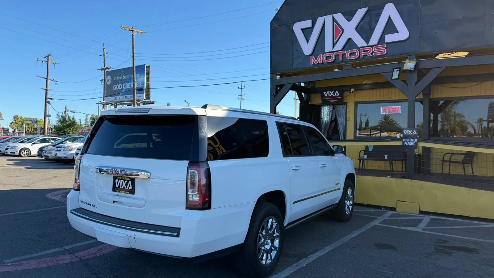 Used 2015 GMC Yukon XL Denali w/ Touring Package RWD image 6