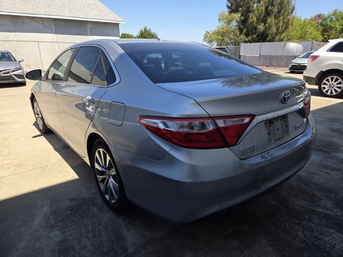Used 2017 Toyota Camry XLE w/ Moonroof Package image 3