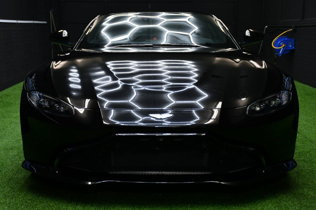 Used 2020 Aston Martin V8 Vantage Coupe RWD image 13