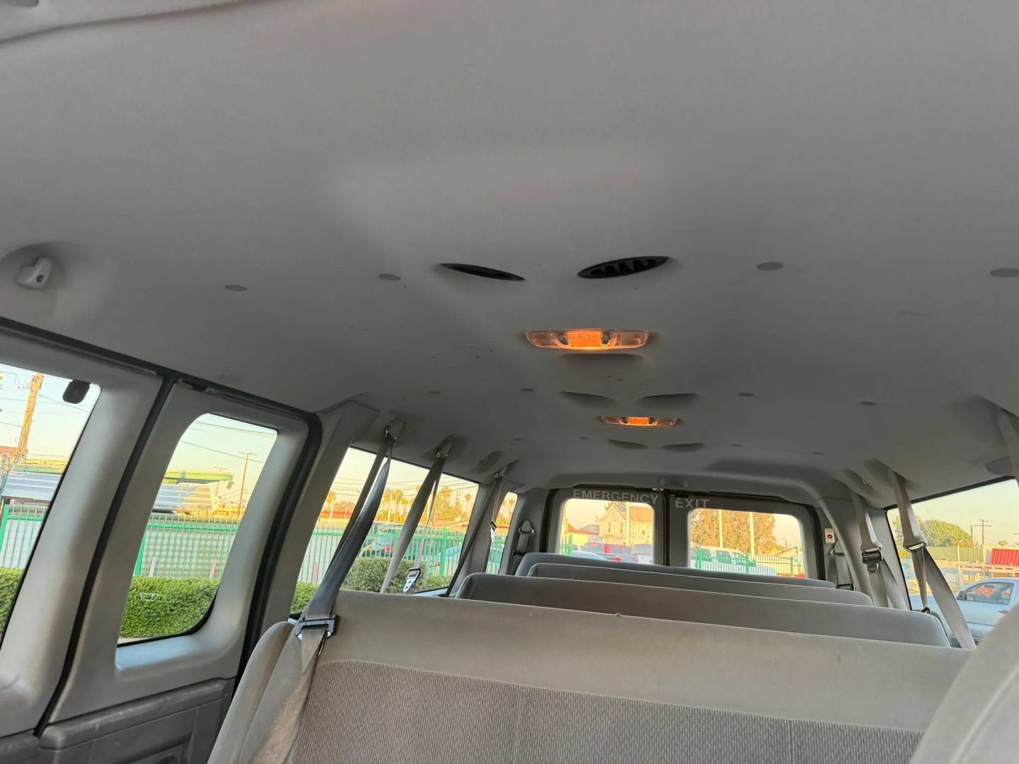 Used 2006 Ford E-350 and Econoline 350 XLT RWD image 26