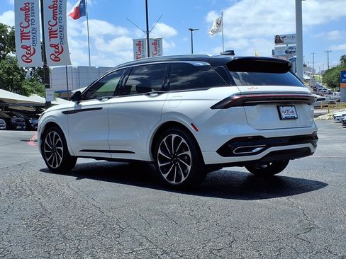 Used 2025 Lincoln Nautilus Black Label AWD/4WD image 8