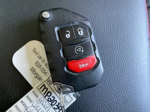 Used 2021 Jeep Gladiator Rubicon AWD/4WD image 36