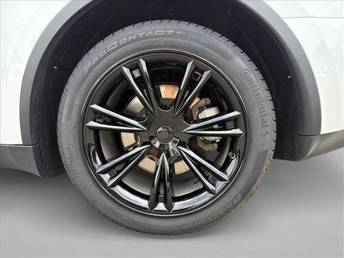 Used 2023 Tesla Model Y Long Range AWD/4WD image 9