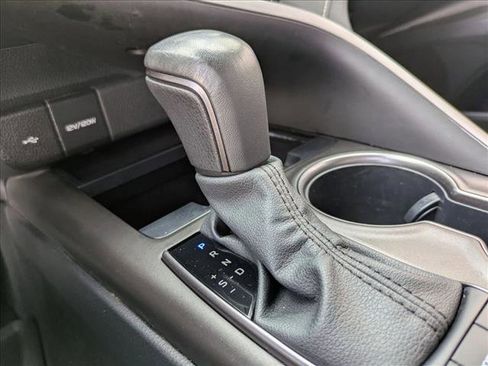 Used 2023 Toyota Camry SE image 12