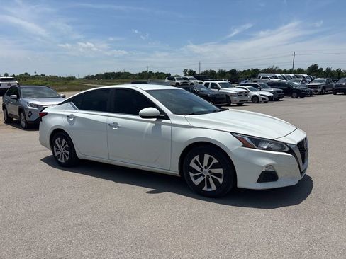 Used 2020 Nissan Altima 2.5 S FWD image 1