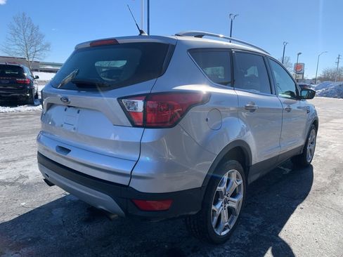 Used 2019 Ford Escape Titanium image 3