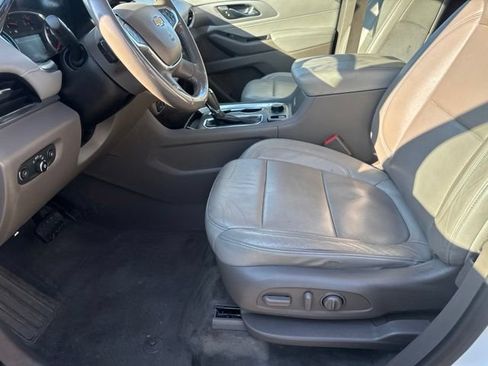 Used 2018 Chevrolet Traverse LT FWD image 19