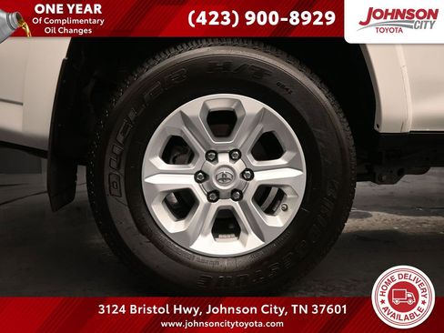 Used 2021 Toyota 4Runner SR5 image 1