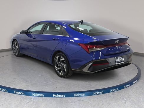 Used 2024 Hyundai Elantra Limited image 8