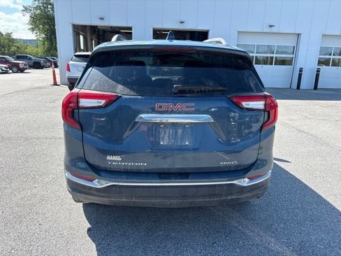 Used 2024 GMC Terrain SLT w/ LPO, Floor Liner Package AWD/4WD image 3