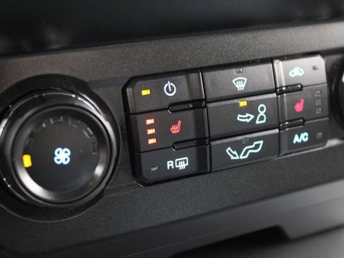 Certified 2019 Ford F150 XLT w/ Equipment Group 302A Luxury image 4