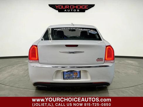 Used 2015 Chrysler 300 Limited image 7