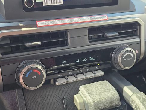 New 2026 Toyota 4Runner SR5 AWD/4WD image 28