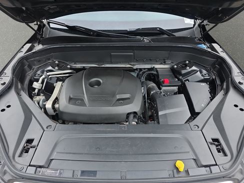 Used 2016 Volvo XC90 T5 Momentum image 35