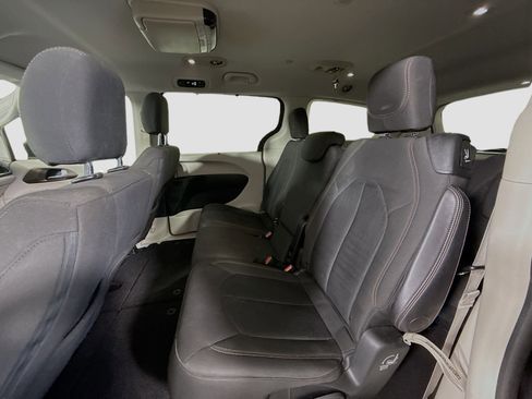 Used 2018 Chrysler Pacifica Touring Plus w/ Tire & Wheel Group image 25