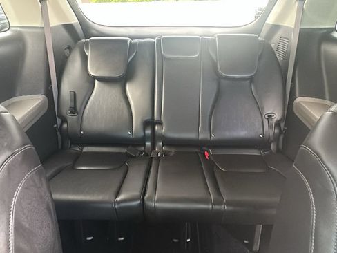 Used 2026 Kia Carnival FWD image 33