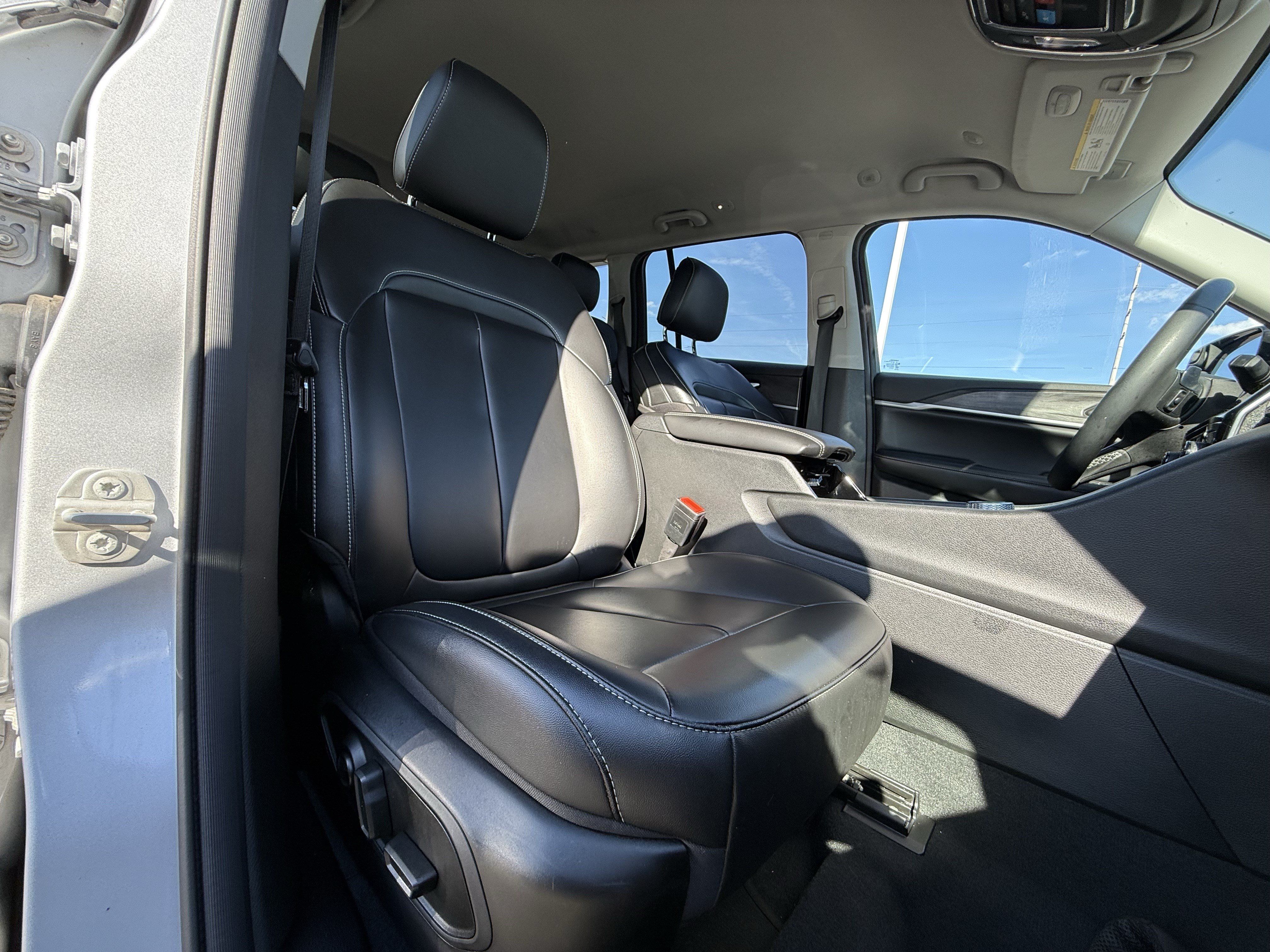 Used 2023 Jeep Grand Cherokee Limited AWD/4WD image 33