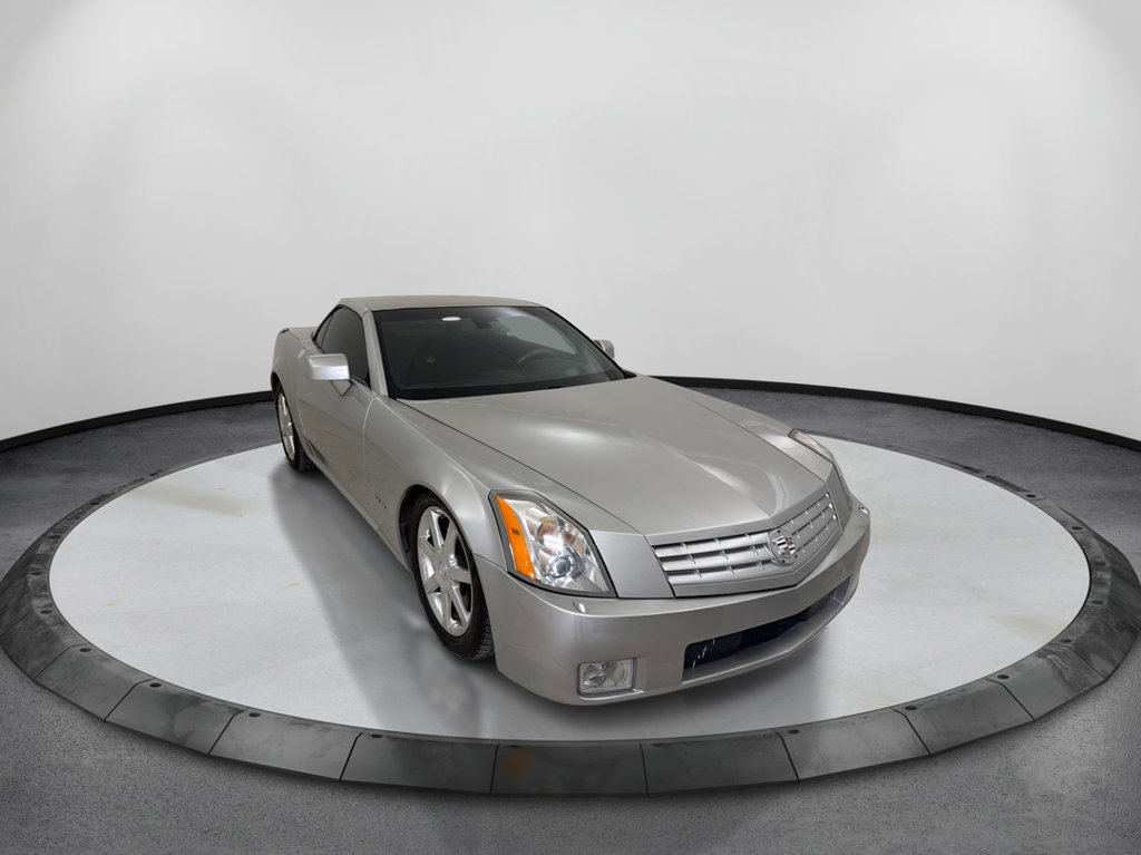 Used 2004 Cadillac XLR RWD image 3