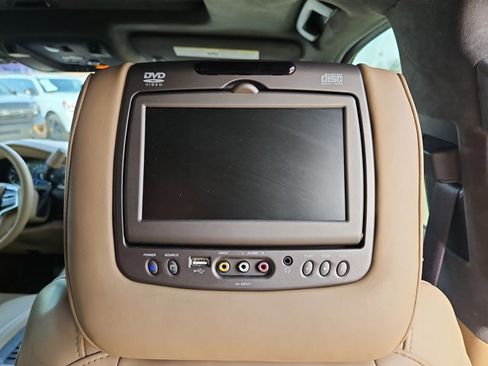 Used 2019 Cadillac Escalade Platinum AWD/4WD image 24