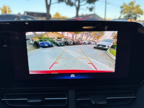 Used 2025 Chevrolet Trax LT image 17