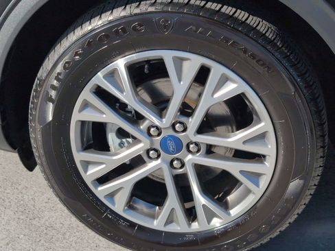 Used 2022 Ford Escape SEL image 9