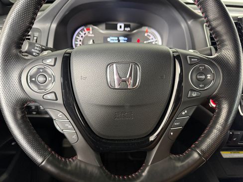 Certified 2022 Honda Ridgeline Black Edition image 9