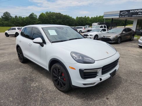 Used 2015 Porsche Cayenne Turbo AWD/4WD image 2