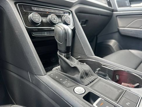 Used 2023 Volkswagen Atlas SE w/ Panoramic Sunroof Package FWD image 46