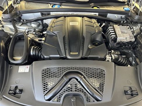 Used 2021 Porsche Macan S image 29