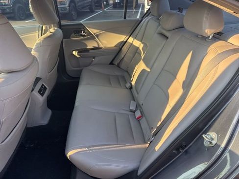 Used 2015 Honda Accord EX-L image 22